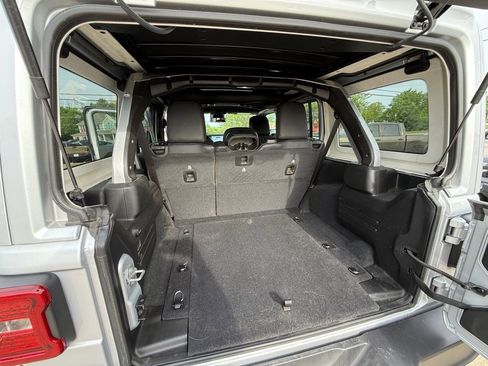 Used 2024 Jeep Wrangler Unlimited Rubicon w/ Safety Group AWD/4WD image 27