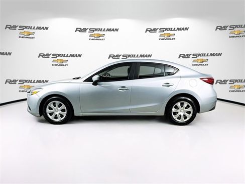Used 2018 MAZDA MAZDA3 Sport image 4
