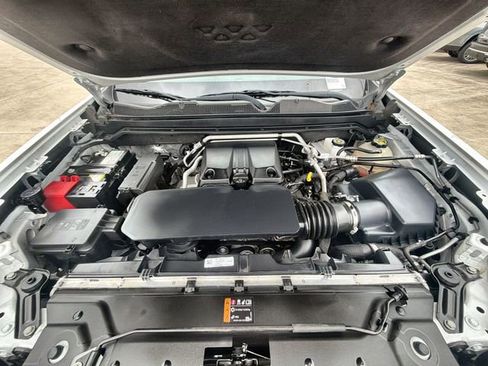 Used 2023 Chevrolet Colorado LT w/ LT Convenience Package II AWD/4WD image 29