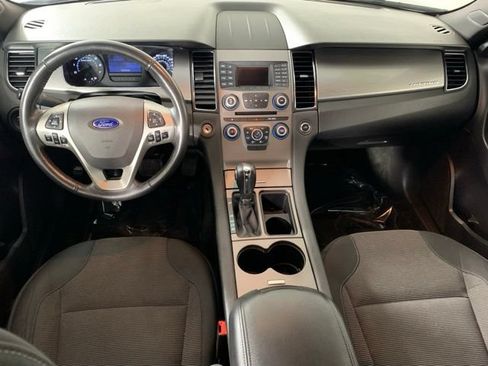 Used 2018 Ford Taurus SEL FWD image 2