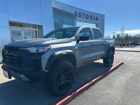 Used 2023 Chevrolet Colorado Trail Boss w/ Technology Package image 8