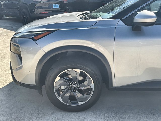 Used 2024 Nissan Rogue SV FWD image 32