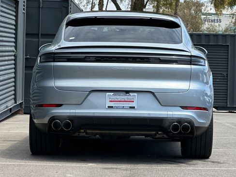 Certified 2024 Porsche Cayenne Coupe AWD/4WD image 7