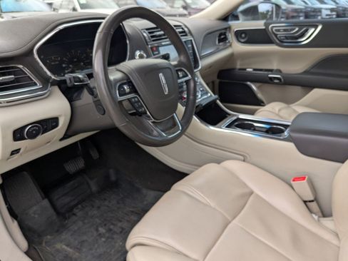 Used 2019 Lincoln Continental Reserve image 10