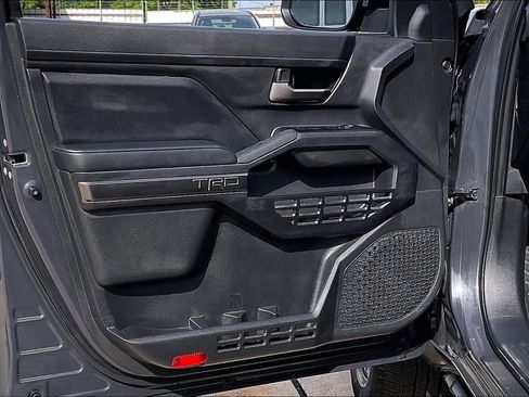 Used 2025 Toyota Tacoma TRD Sport image 22