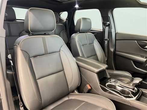 Certified 2022 Chevrolet Blazer Premier w/ Enhanced Convenience Package image 8