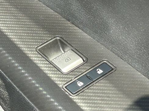 Used 2025 Mitsubishi Outlander 4WD Plug-In Hybrid image 40