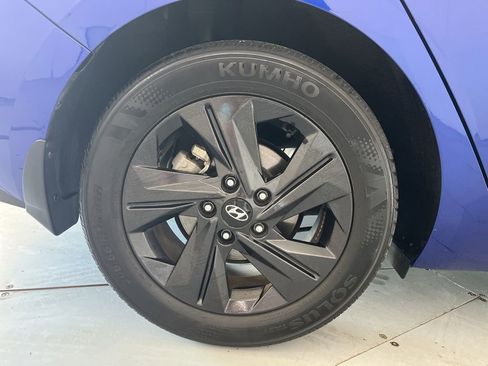 Used 2022 Hyundai Elantra SEL FWD image 16