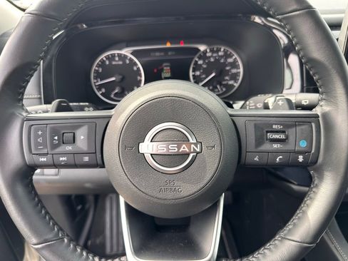 Used 2025 Nissan Pathfinder SV AWD/4WD image 24
