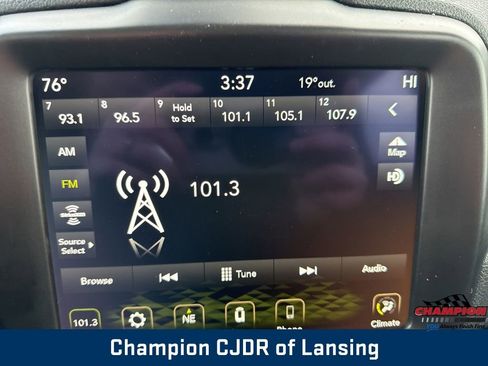 Used 2023 Jeep Renegade Latitude image 16