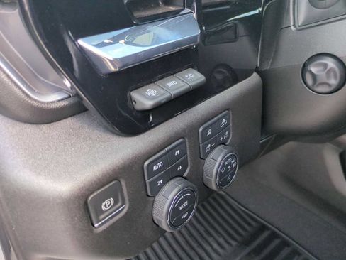 Used 2024 Chevrolet Silverado 1500 LTZ AWD/4WD image 34