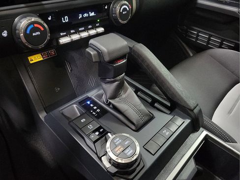 Used 2024 Toyota Tacoma TRD Off-Road w/ TRD Off Road Upgrade Package image 17