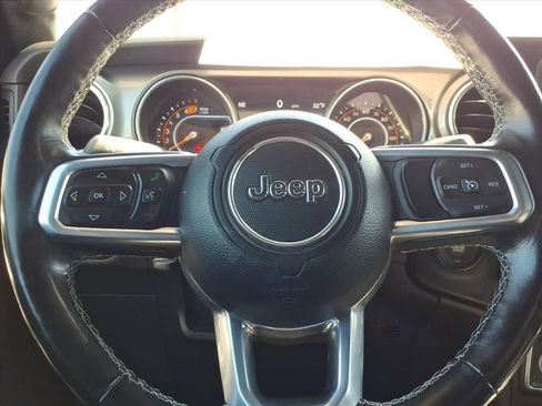 Used 2022 Jeep Wrangler Unlimited Sahara w/ LED Lighting Group AWD/4WD image 16