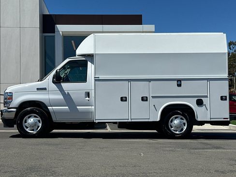 New 2026 Ford E-350 and Econoline 350 Super Duty w/ Power Equipment Group RWD image 6