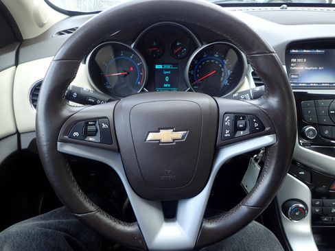 Used 2015 Chevrolet Cruze LT image 13