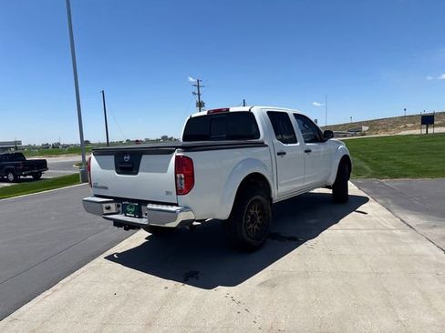 Used 2019 Nissan Frontier SV RWD image 3