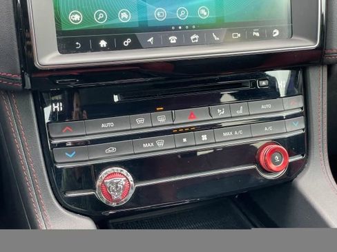 Used 2019 Jaguar F-PACE S image 29