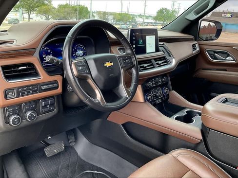 Used 2022 Chevrolet Tahoe High Country AWD/4WD image 2