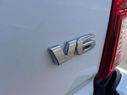 Used 2022 Toyota Tacoma SR AWD/4WD image 9