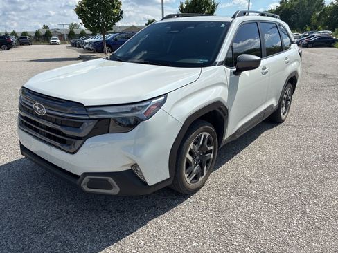 Certified 2025 Subaru Forester Limited AWD/4WD image 1