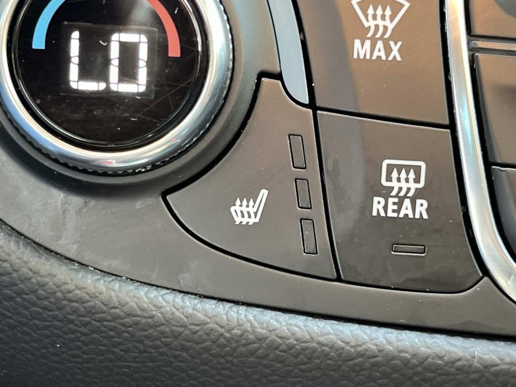 Used 2021 Chevrolet Equinox LT FWD image 41