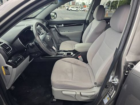Used 2014 Kia Sorento LX FWD image 12