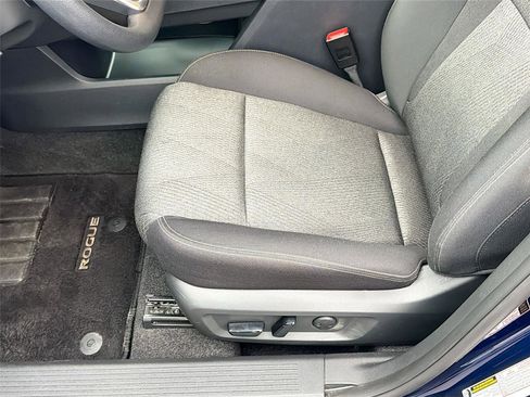 Used 2024 Nissan Rogue SV image 19