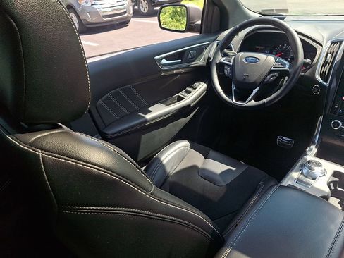 Used 2024 Ford Edge ST w/ Equipment Group 401A AWD/4WD image 17