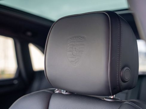 New 2026 Porsche Macan image 13