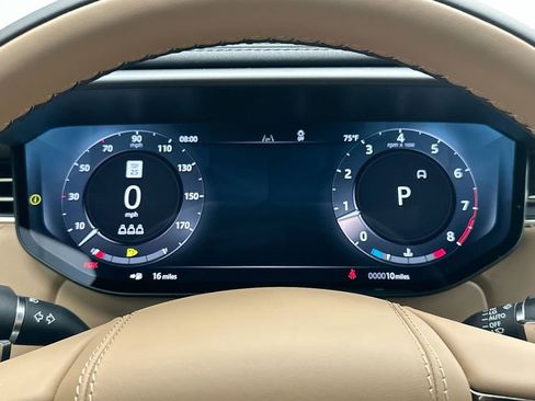 Used 2025 Land Rover Range Rover Sport Dynamic SE image 15