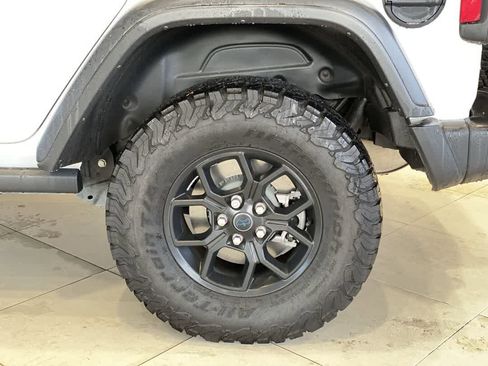 Used 2024 Jeep Wrangler Sport image 13