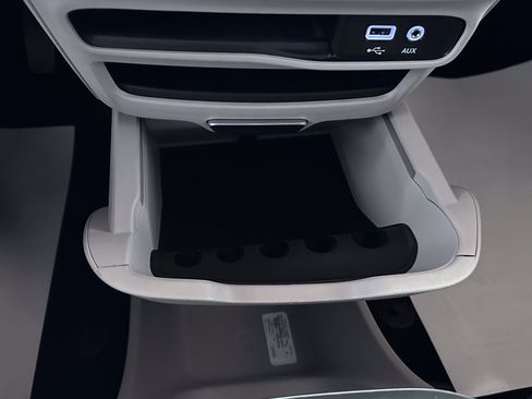Used 2020 Chrysler Pacifica Touring-L FWD image 55