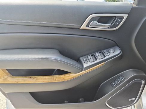 Used 2017 GMC Yukon XL Denali RWD image 9