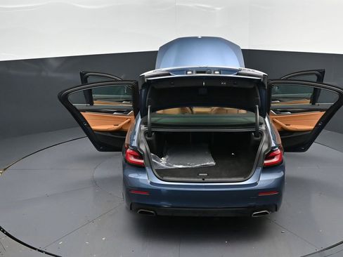 Used 2023 BMW 530e xDrive w/ Convenience Package image 48