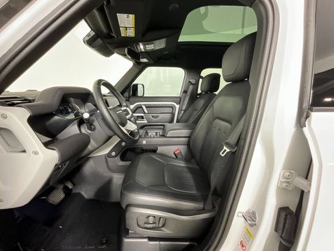 Certified 2022 Land Rover Defender 110 X-Dynamic HSE image 16