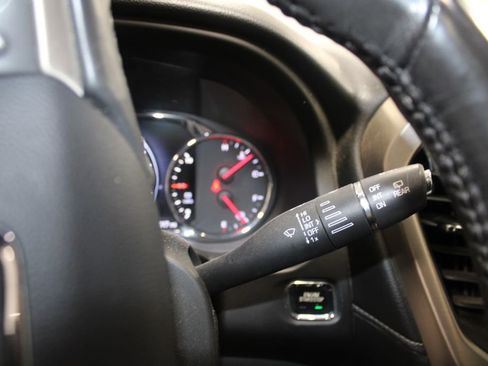 Used 2017 GMC Acadia Denali image 31