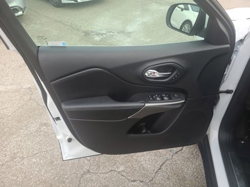 Used 2020 Jeep Cherokee Limited image 15