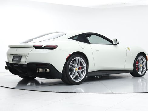 Certified 2021 Ferrari Roma RWD image 3