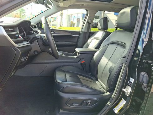 Used 2023 Jeep Grand Cherokee 4WD 4xe w/ Luxury Tech Group II image 14