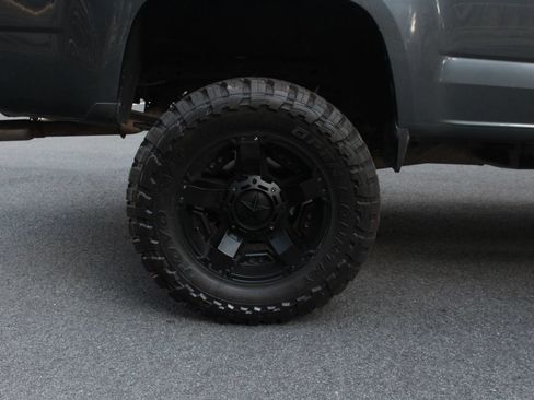 Used 2017 GMC Canyon SLT AWD/4WD image 5