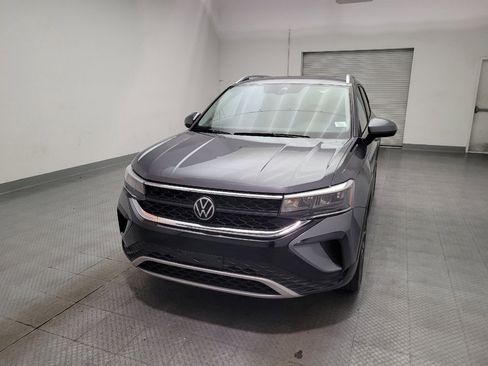 Used 2023 Volkswagen Taos SE w/ Panoramic Sunroof Package FWD image 15