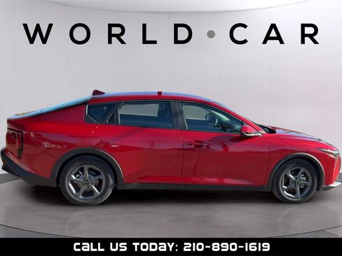 Certified 2025 Kia K4 image 1