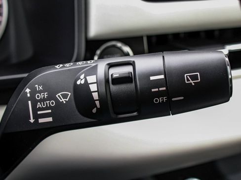 New 2025 Mitsubishi Outlander SE image 29