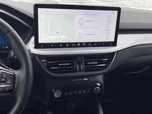 Used 2023 Ford Escape Platinum image 9