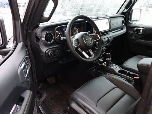 New 2026 Jeep Wrangler Unlimited Sahara AWD/4WD image 13