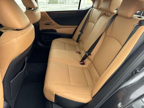 Certified 2025 Lexus ES 350 w/ Premium Package FWD image 23