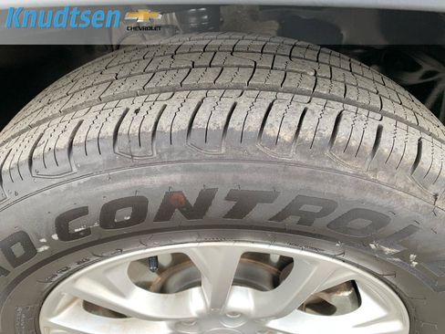 Used 2019 Jeep Cherokee Latitude w/ Cold Weather Group image 23