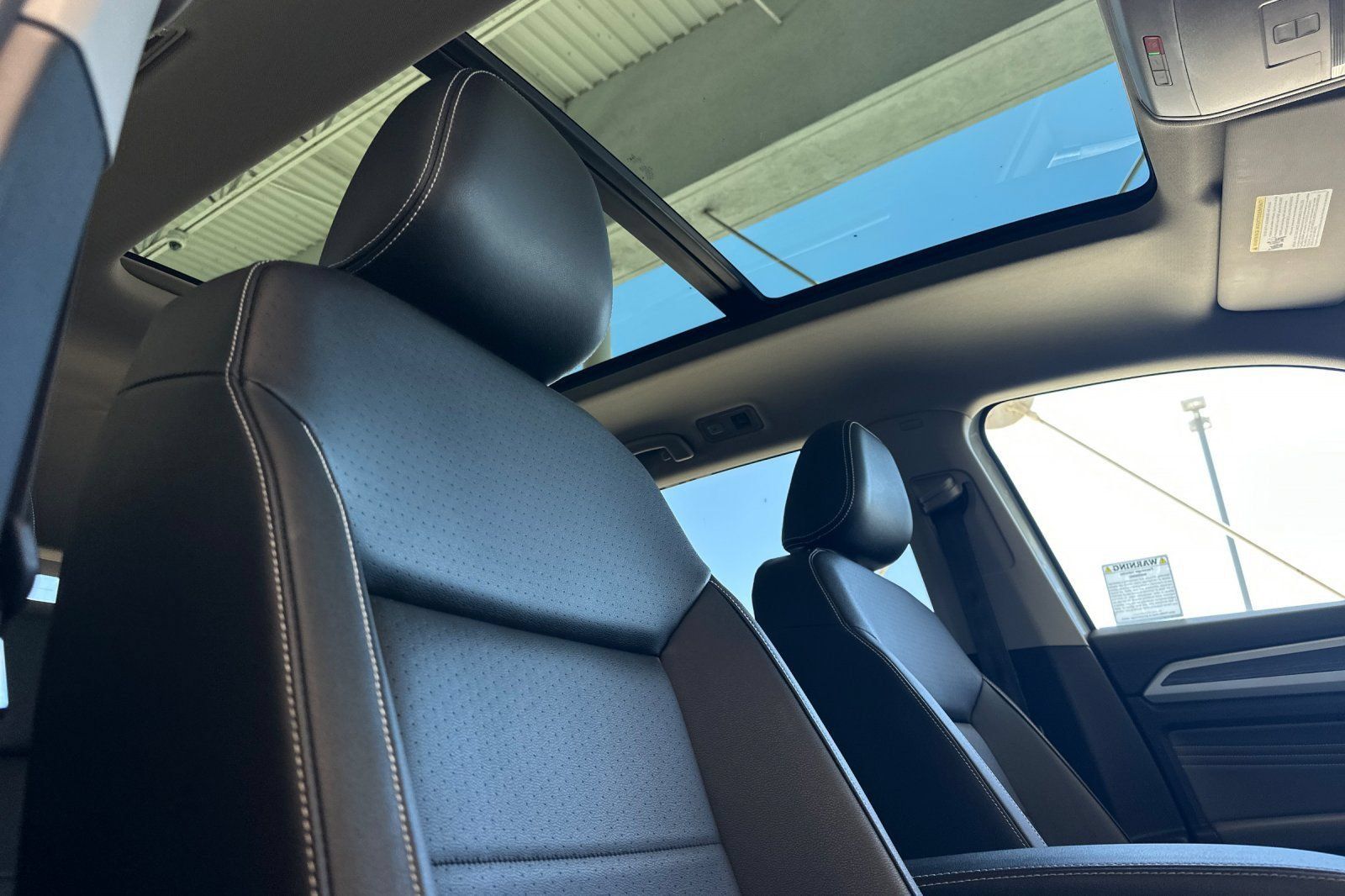 Used 2023 Volkswagen Atlas SE w/ Panoramic Sunroof Package FWD image 18
