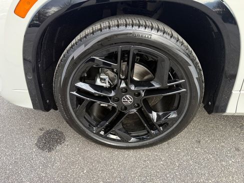 New 2026 Volkswagen Tiguan SE R-Line image 27