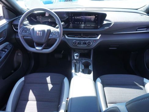 Used 2024 Buick Envista Preferred w/ Convenience II Package image 11